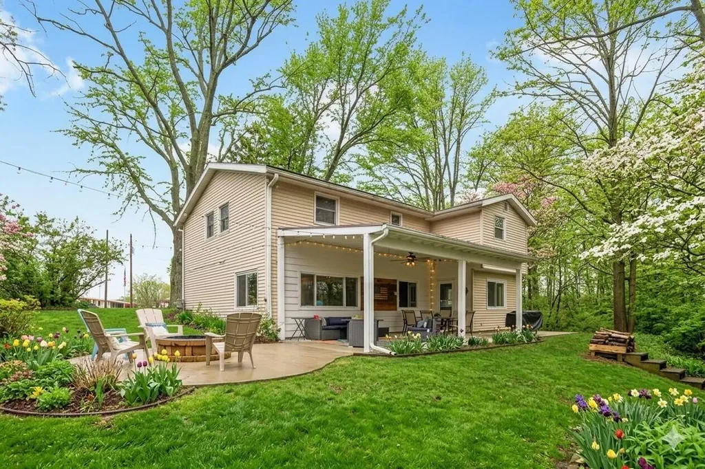 723 Arbor Court South Haven City MI 49090