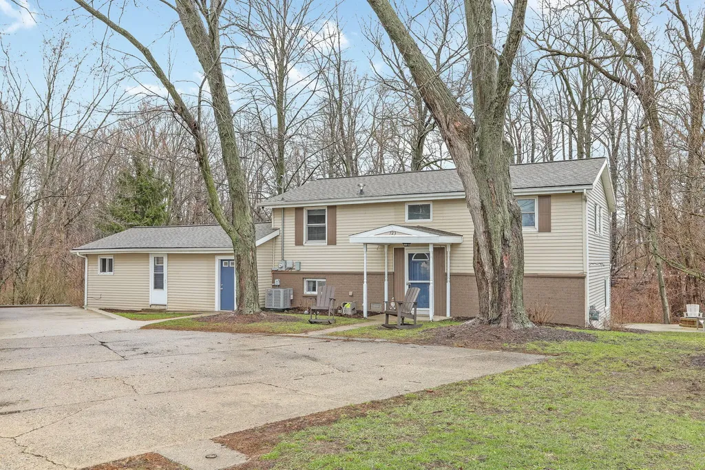 723 Arbor Court South Haven City MI 49090
