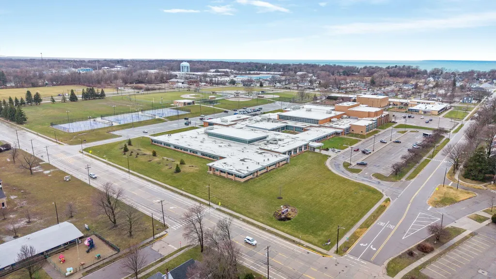 723 Arbor Court South Haven City MI 49090