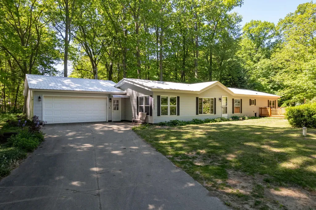 77625 Michigan Avenue South Haven Charter Township MI 49090