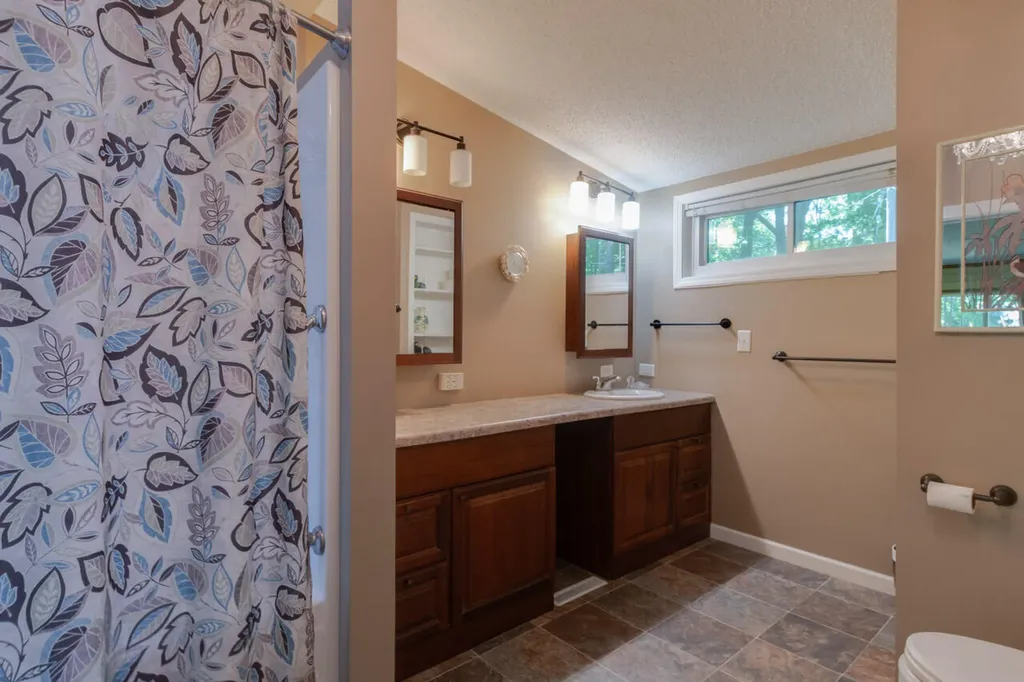 77625 Michigan Avenue South Haven Charter Township MI 49090