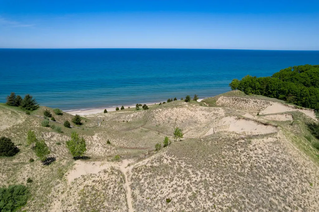 77625 Michigan Avenue South Haven Charter Township MI 49090