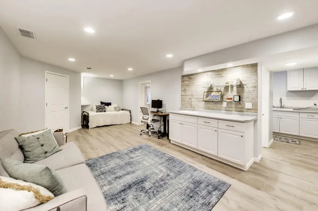 4015 Silver Oaks Drive Royalton Township MI 49085