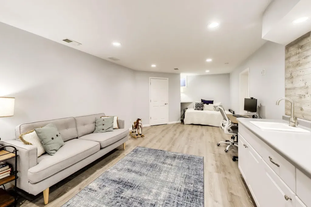 4015 Silver Oaks Drive Royalton Township MI 49085