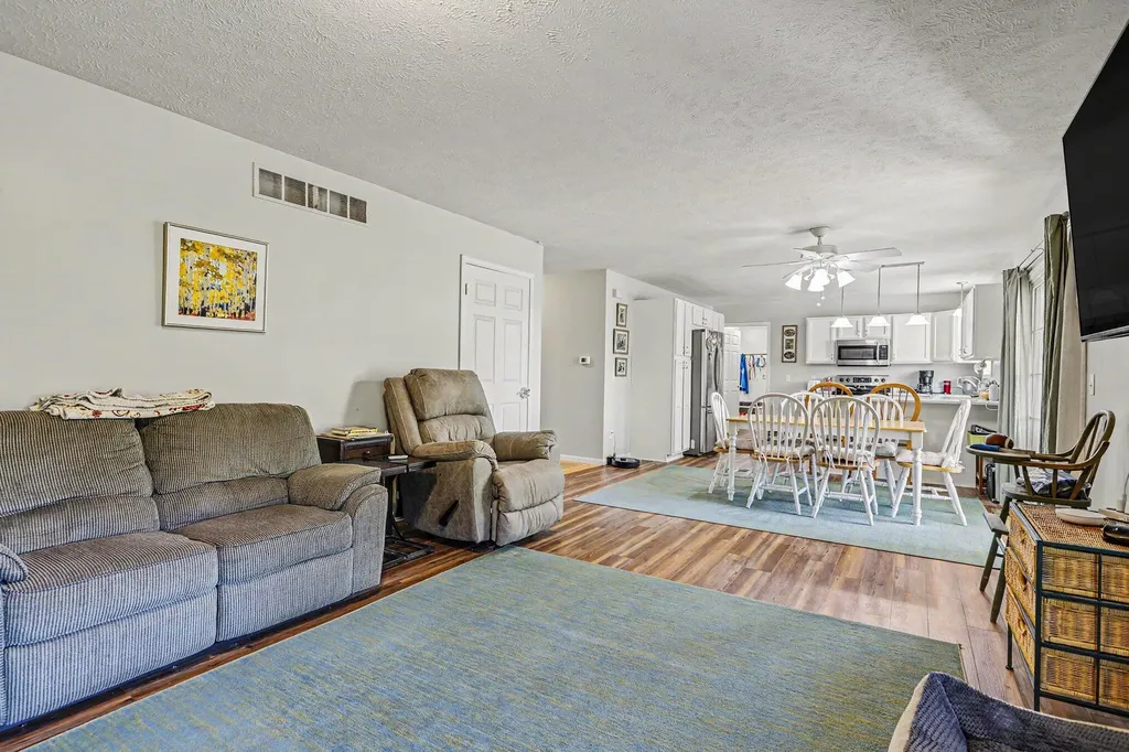 22680 Davis Lake Street Jefferson Township MI 49112