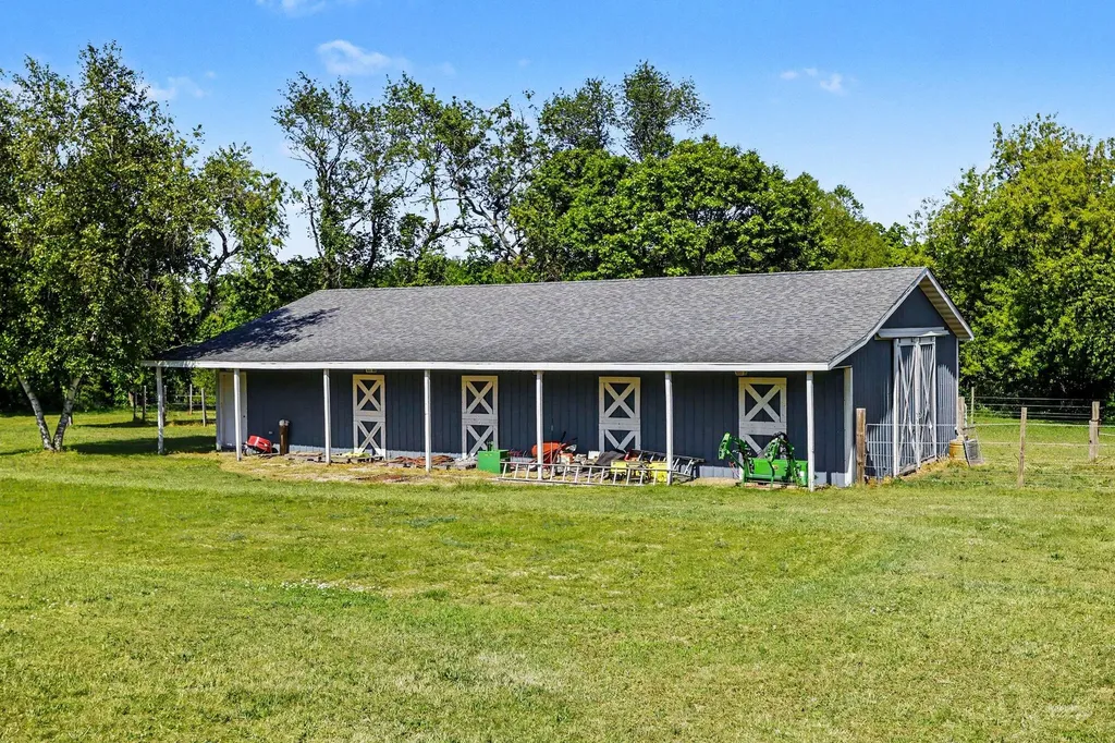 22680 Davis Lake Street Jefferson Township MI 49112