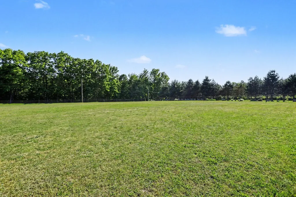 22680 Davis Lake Street Jefferson Township MI 49112