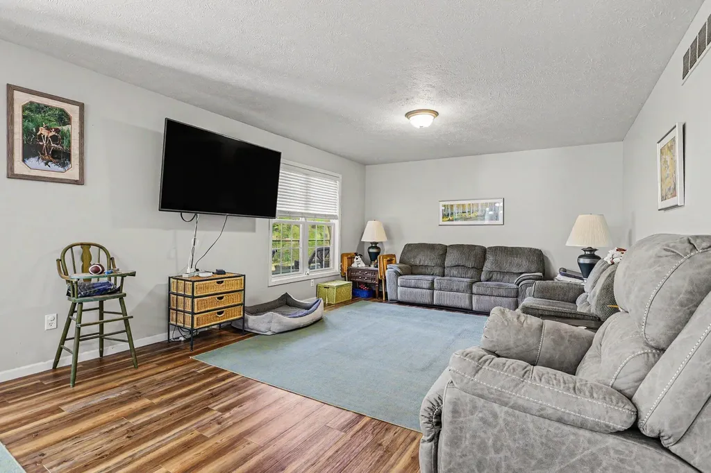 22680 Davis Lake Street Jefferson Township MI 49112