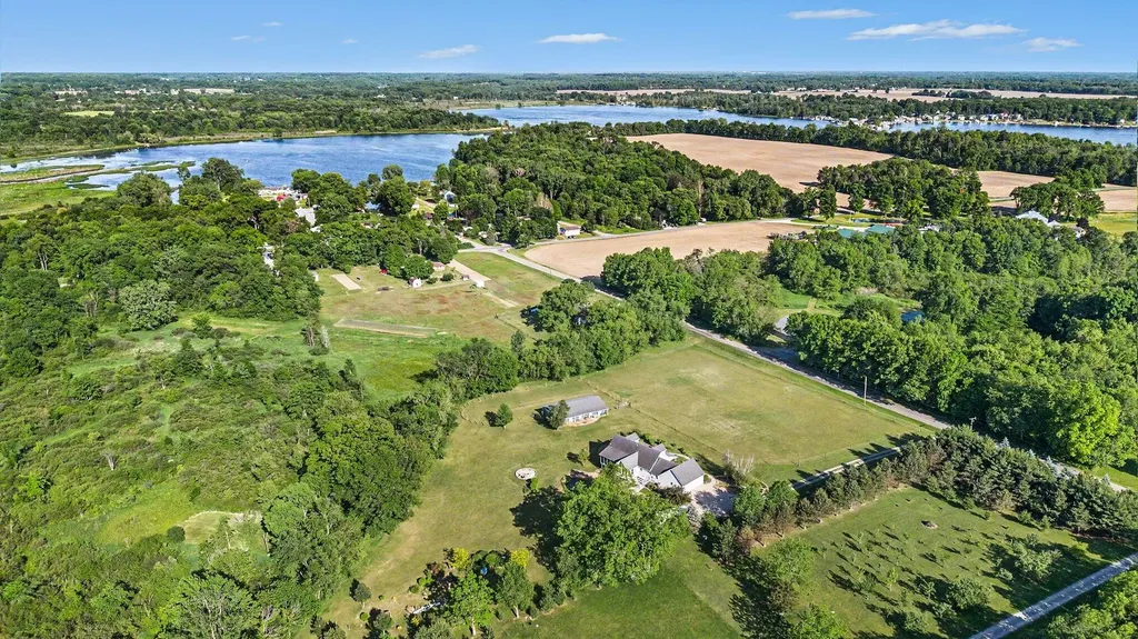 22680 Davis Lake Street Jefferson Township MI 49112