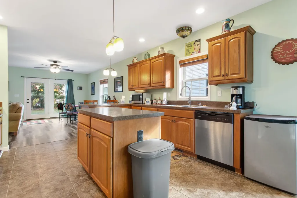 317 Monroe Street South Haven City MI 49090