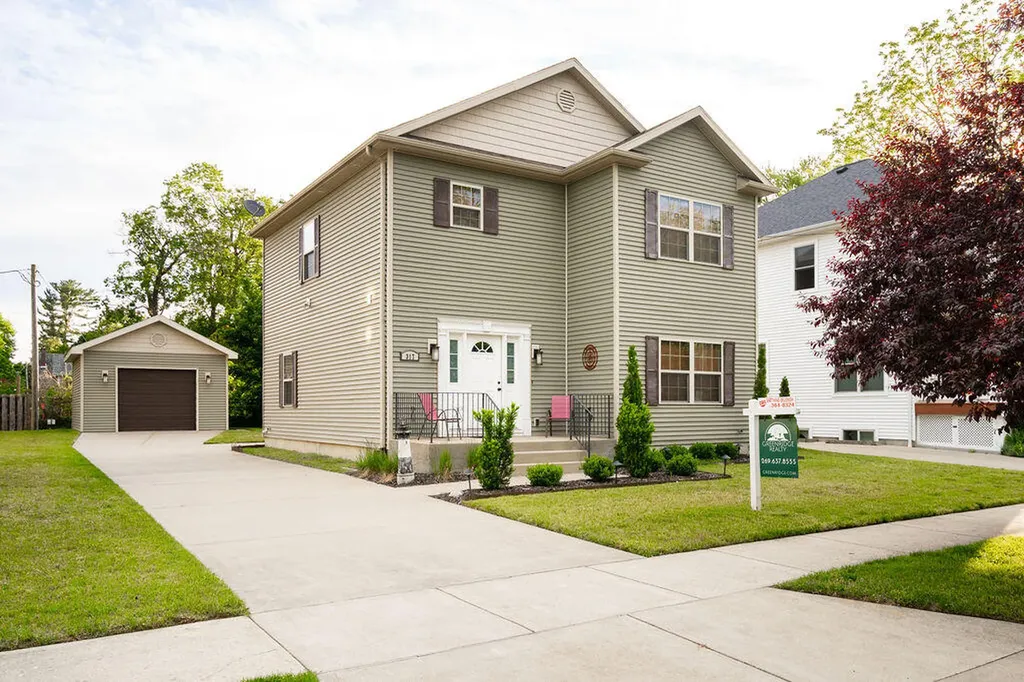 317 Monroe Street South Haven City MI 49090