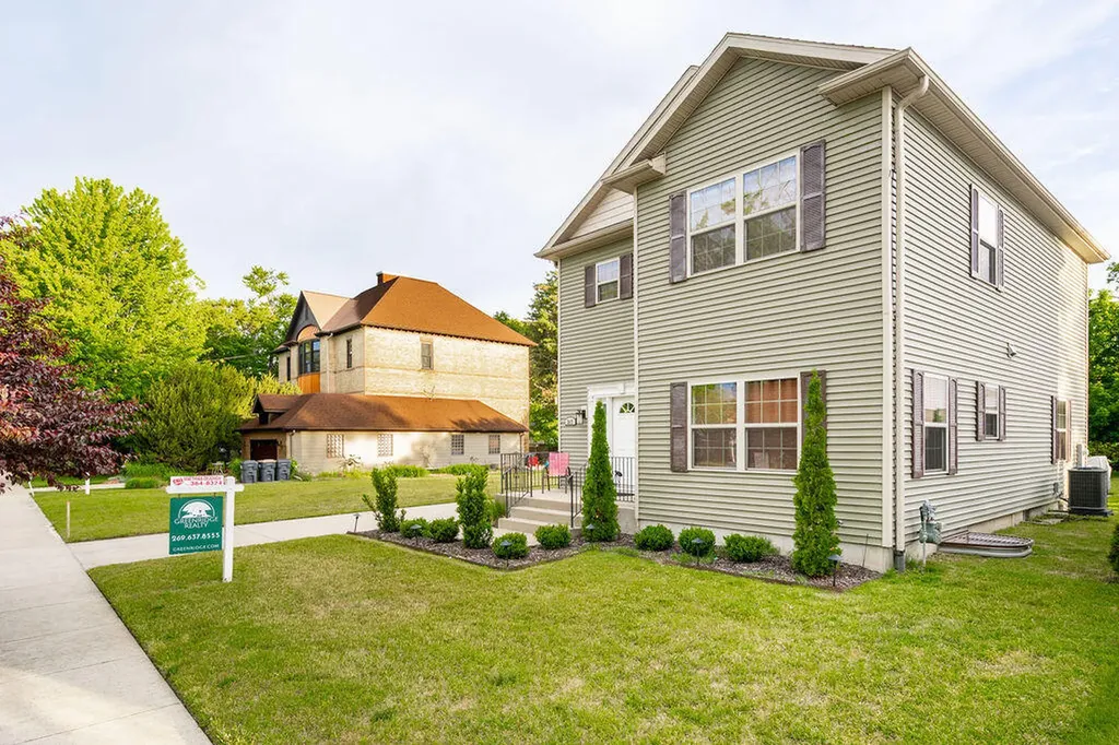 317 Monroe Street South Haven City MI 49090