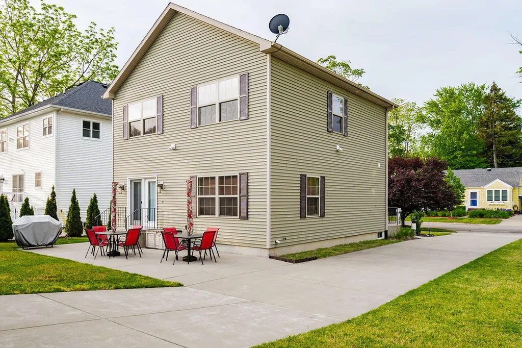 317 Monroe Street South Haven City MI 49090