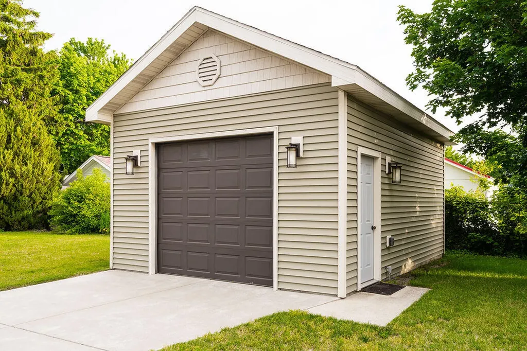 317 Monroe Street South Haven City MI 49090