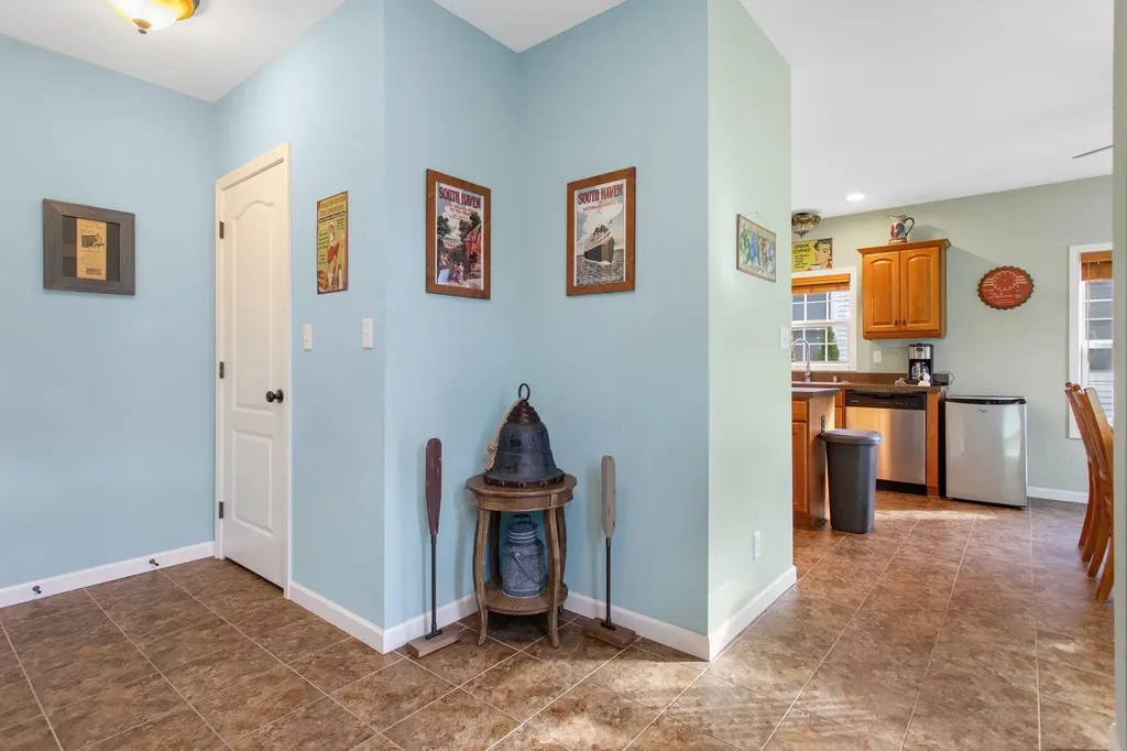 317 Monroe Street South Haven City MI 49090