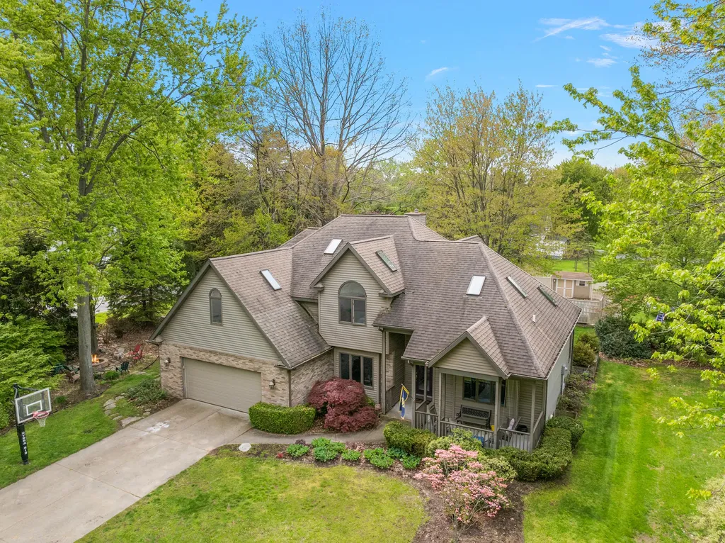 2110 Wooded Way Lincoln Charter Township MI 49127