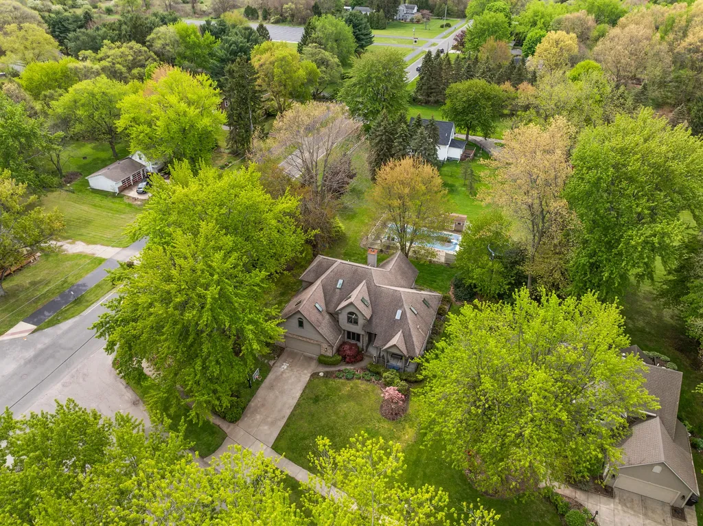 2110 Wooded Way Lincoln Charter Township MI 49127