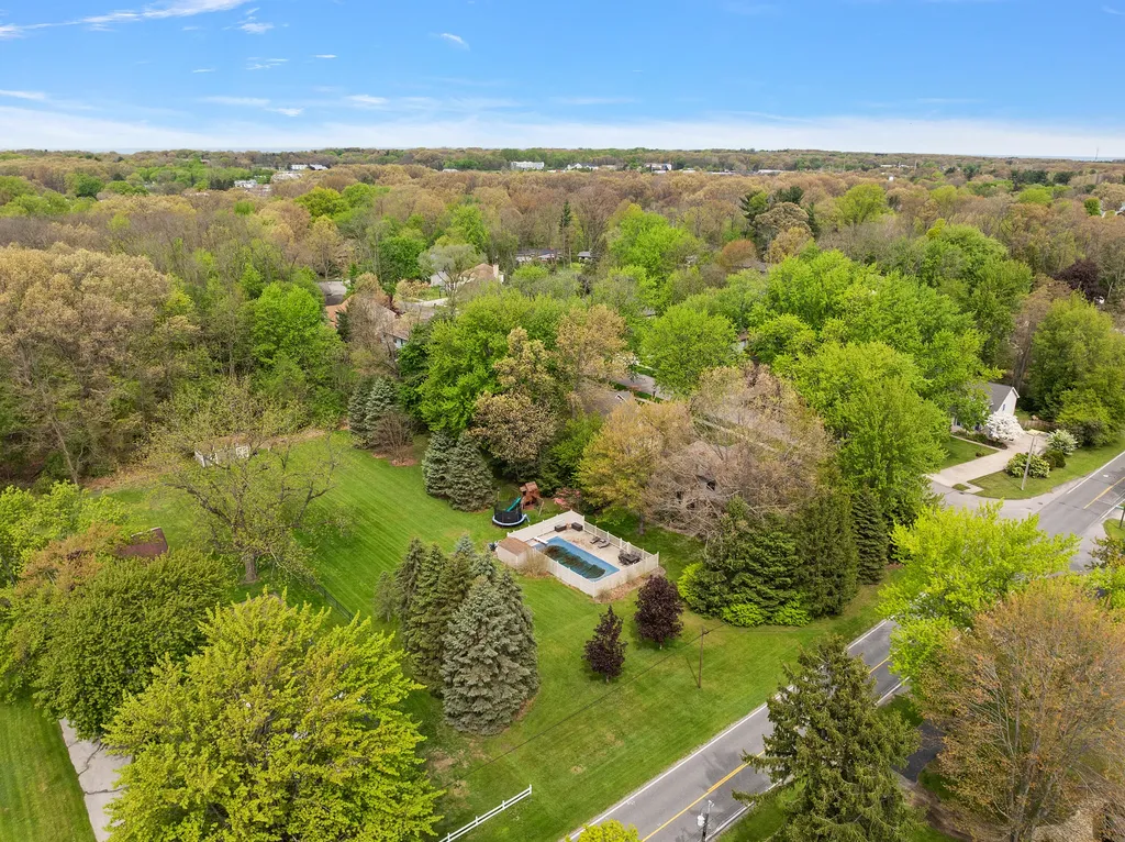 2110 Wooded Way Lincoln Charter Township MI 49127