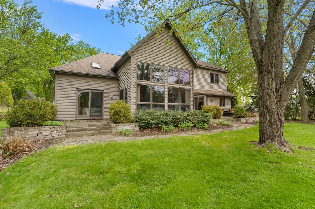 2110 Wooded Way Lincoln Charter Township MI 49127