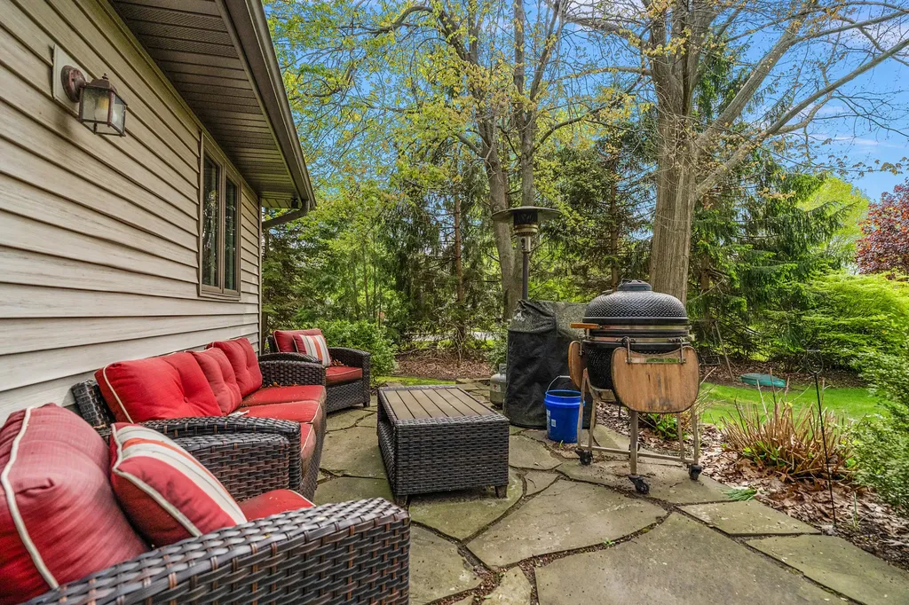 2110 Wooded Way Lincoln Charter Township MI 49127