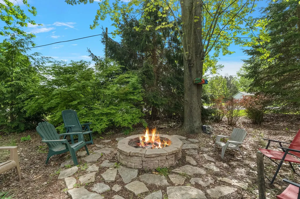 2110 Wooded Way Lincoln Charter Township MI 49127