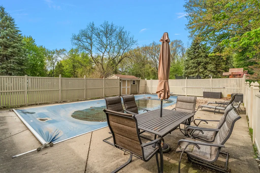 2110 Wooded Way Lincoln Charter Township MI 49127