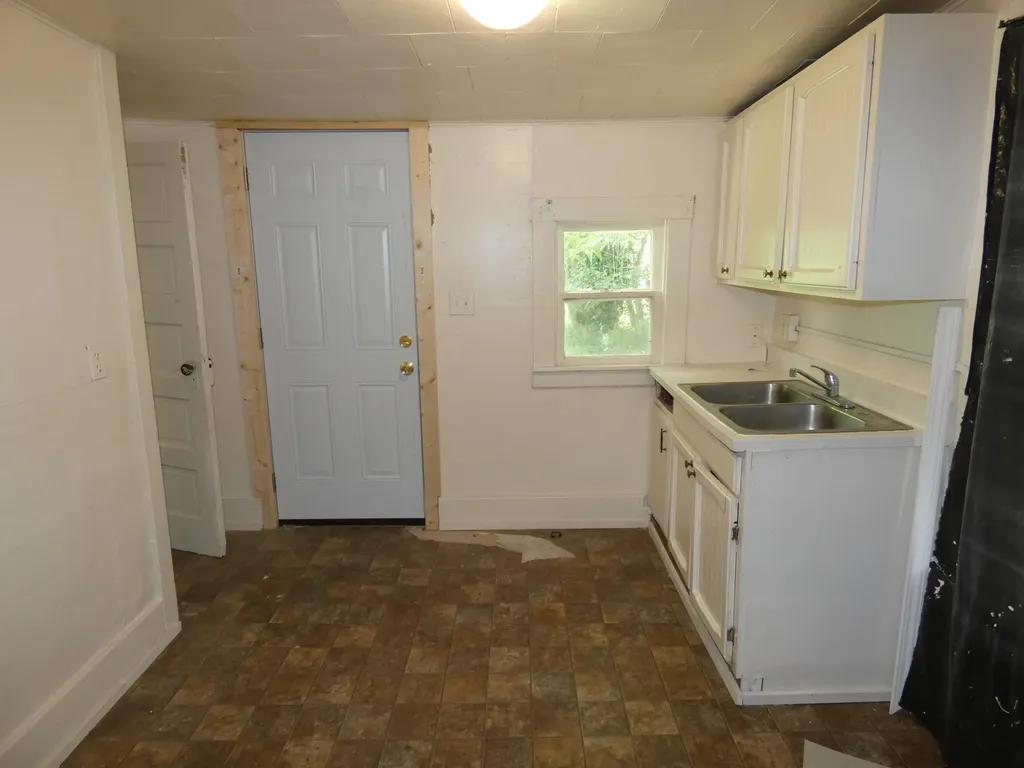 1084 Hurd Avenue Benton Harbor City MI 49022