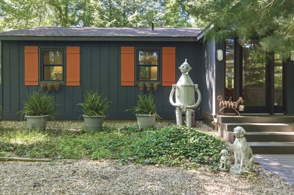 15724 Locke Road Chikaming Township MI 49129