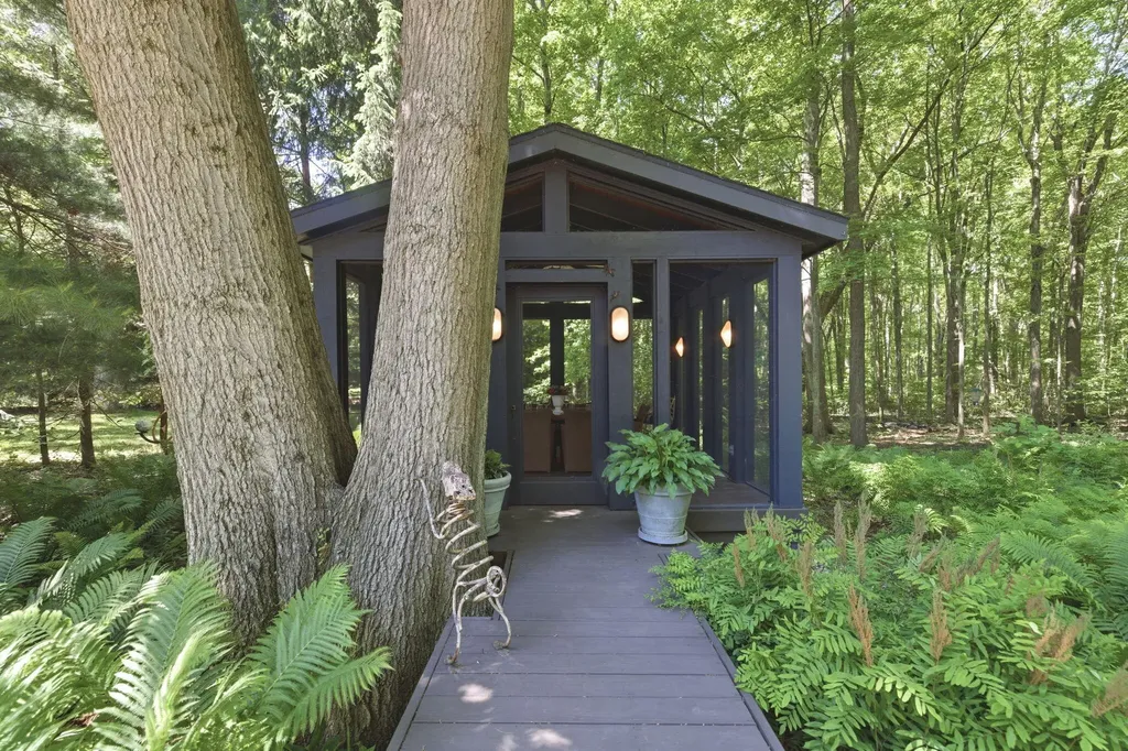 15724 Locke Road Chikaming Township MI 49129