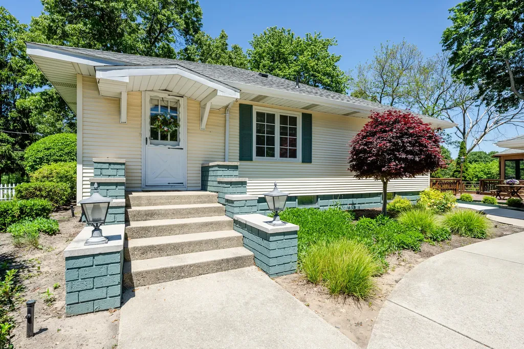 5221 Ridge Road Lincoln Charter Township MI 49127