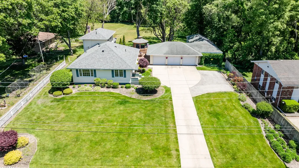5221 Ridge Road Lincoln Charter Township MI 49127