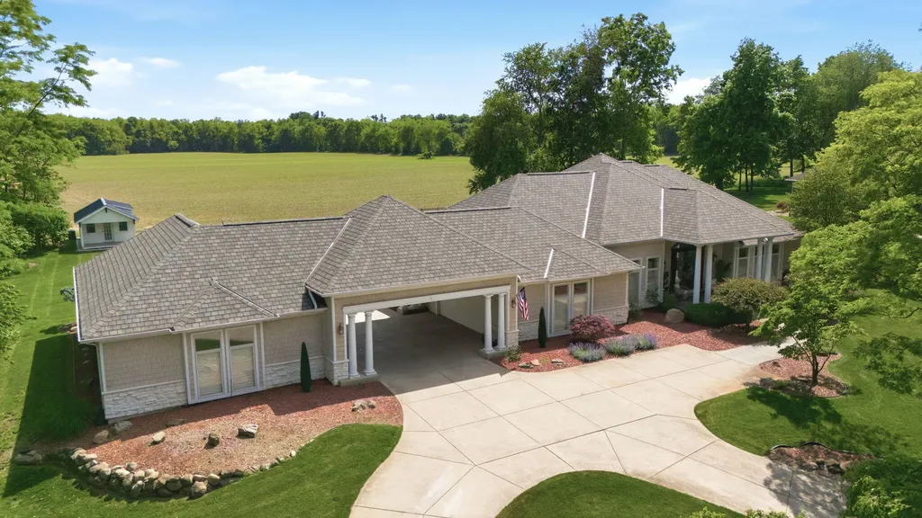 1920 High Meadow S Bertrand Township MI 49120