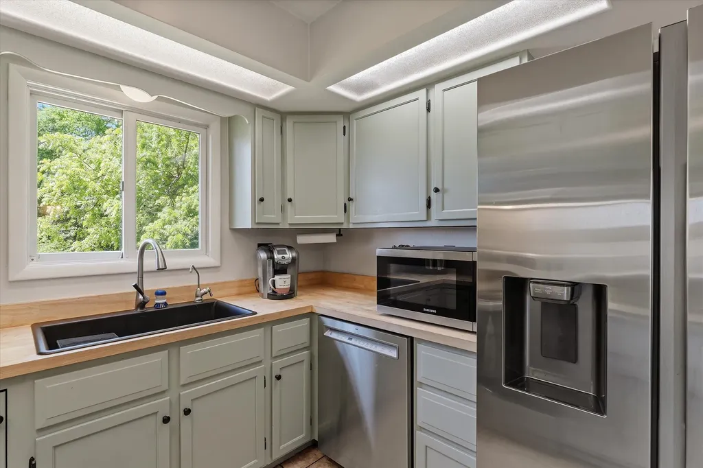 22420 Mckenzie Street Wayne Township MI 49047