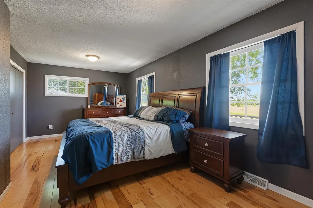 22420 Mckenzie Street Wayne Township MI 49047