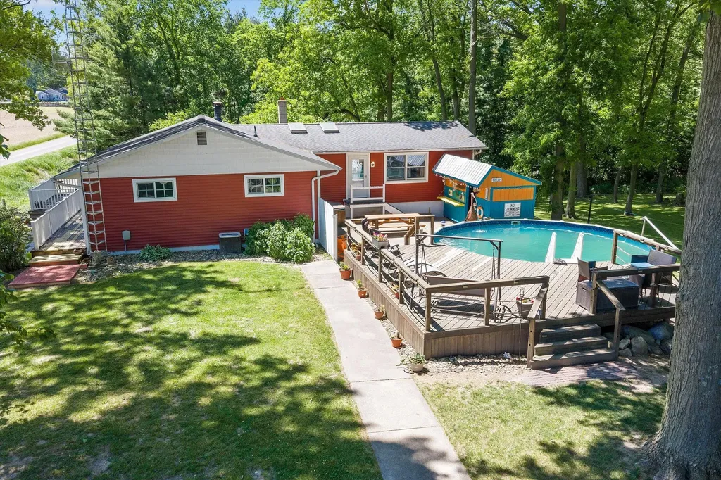 22420 Mckenzie Street Wayne Township MI 49047