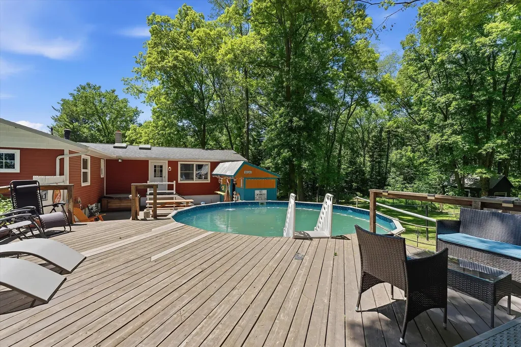 22420 Mckenzie Street Wayne Township MI 49047