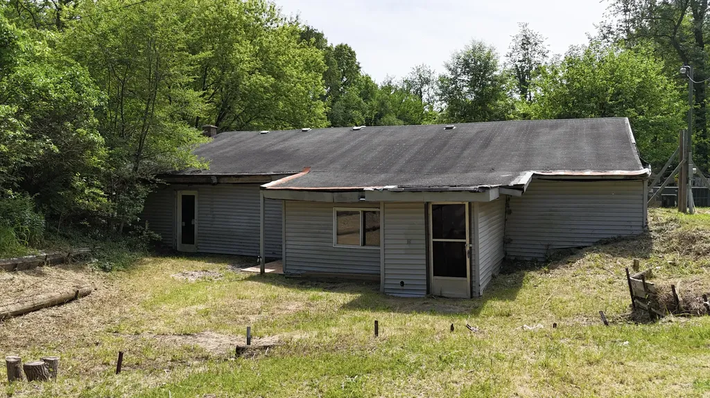 52682 Lindbergh Drive Wayne Township MI 49047