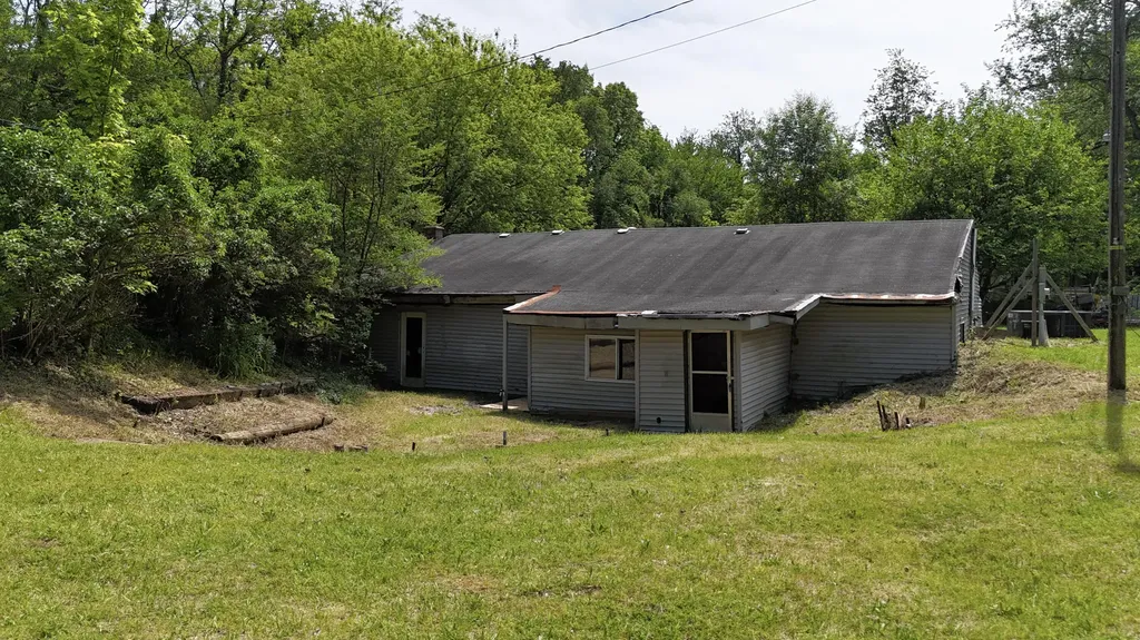 52682 Lindbergh Drive Wayne Township MI 49047