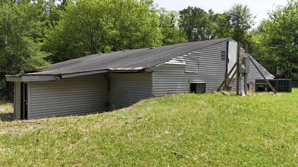 52682 Lindbergh Drive Wayne Township MI 49047