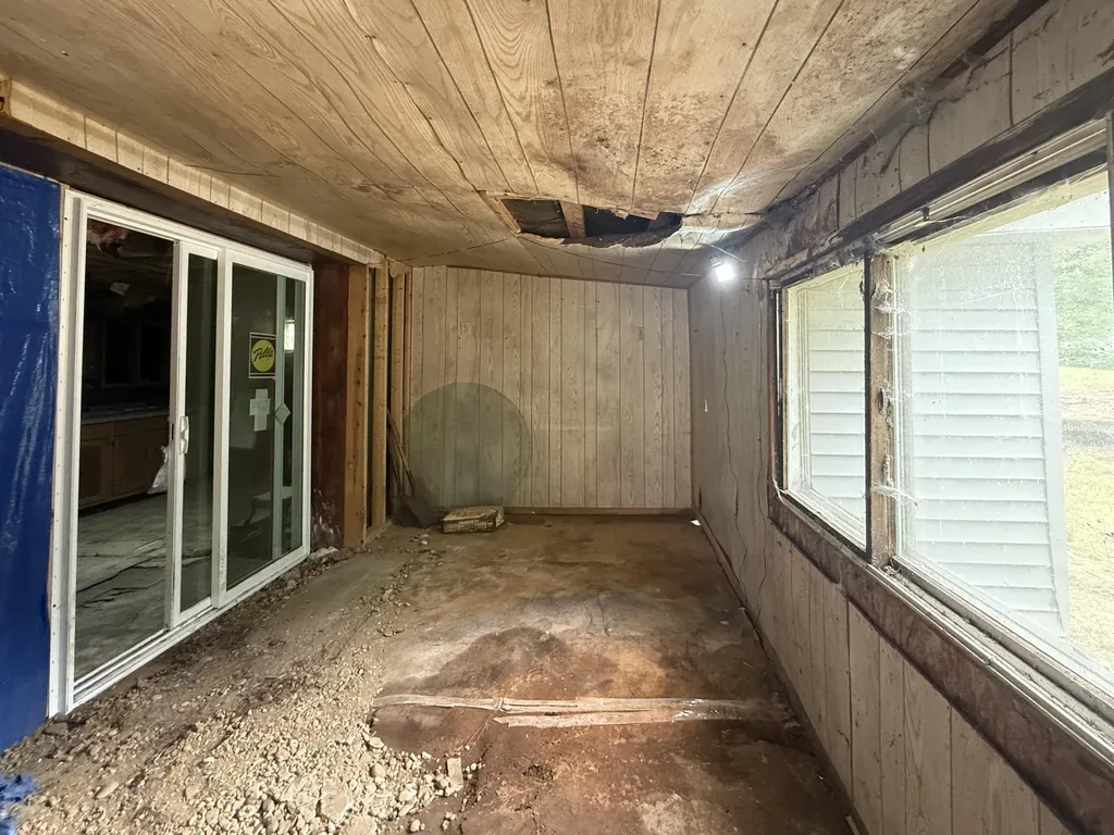 52682 Lindbergh Drive Wayne Township MI 49047