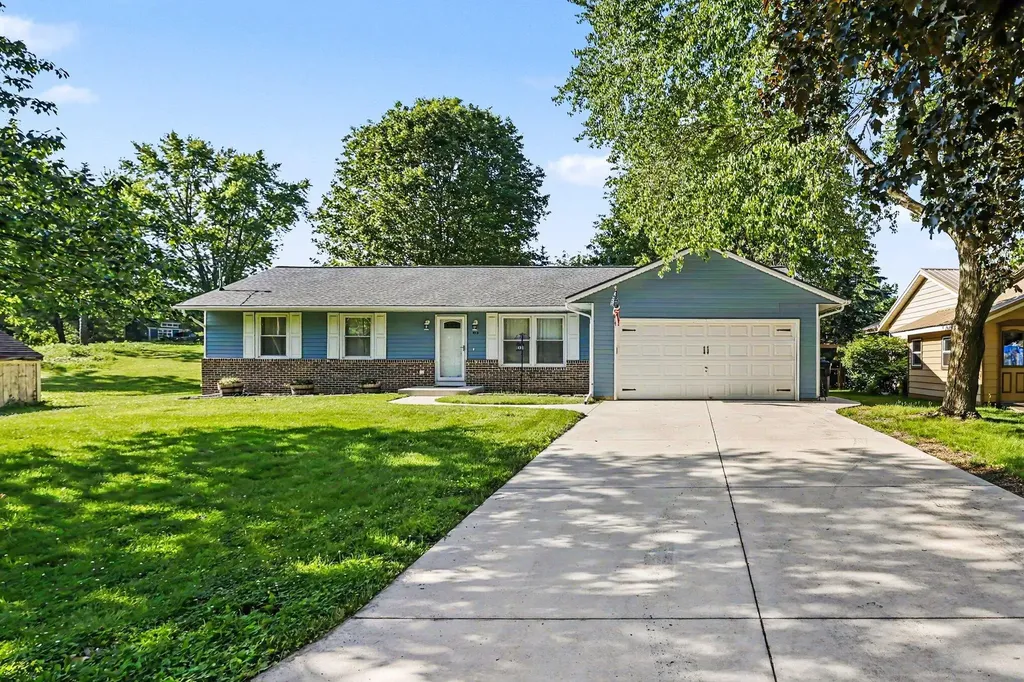 614 Hillcrest Road Paw Paw Village MI 49079