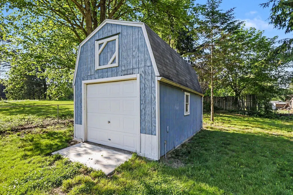614 Hillcrest Road Paw Paw Village MI 49079