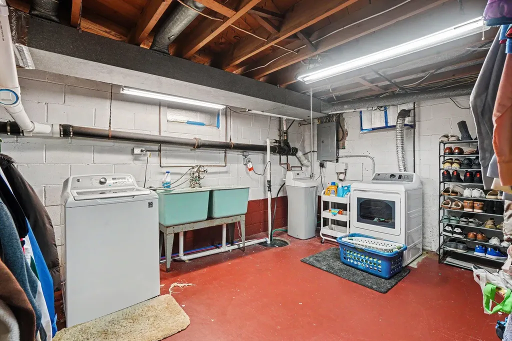319 W North Street Paw Paw Village MI 49079