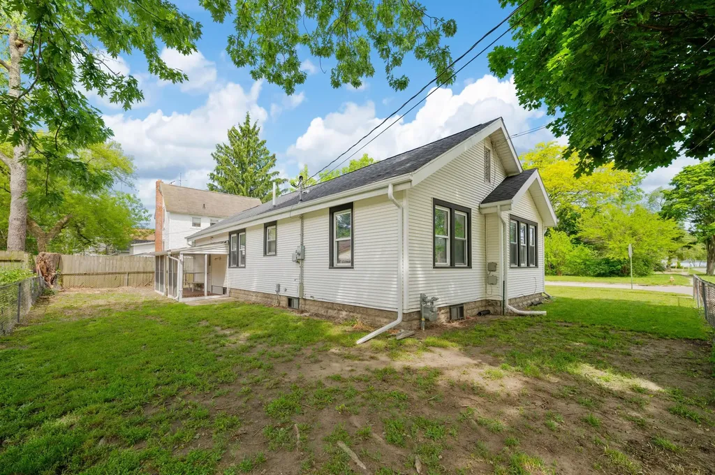 1440 Hickory Street Niles City MI 49120