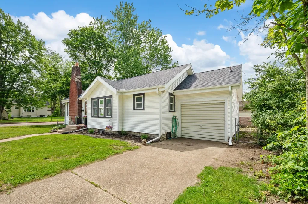 1440 Hickory Street Niles City MI 49120