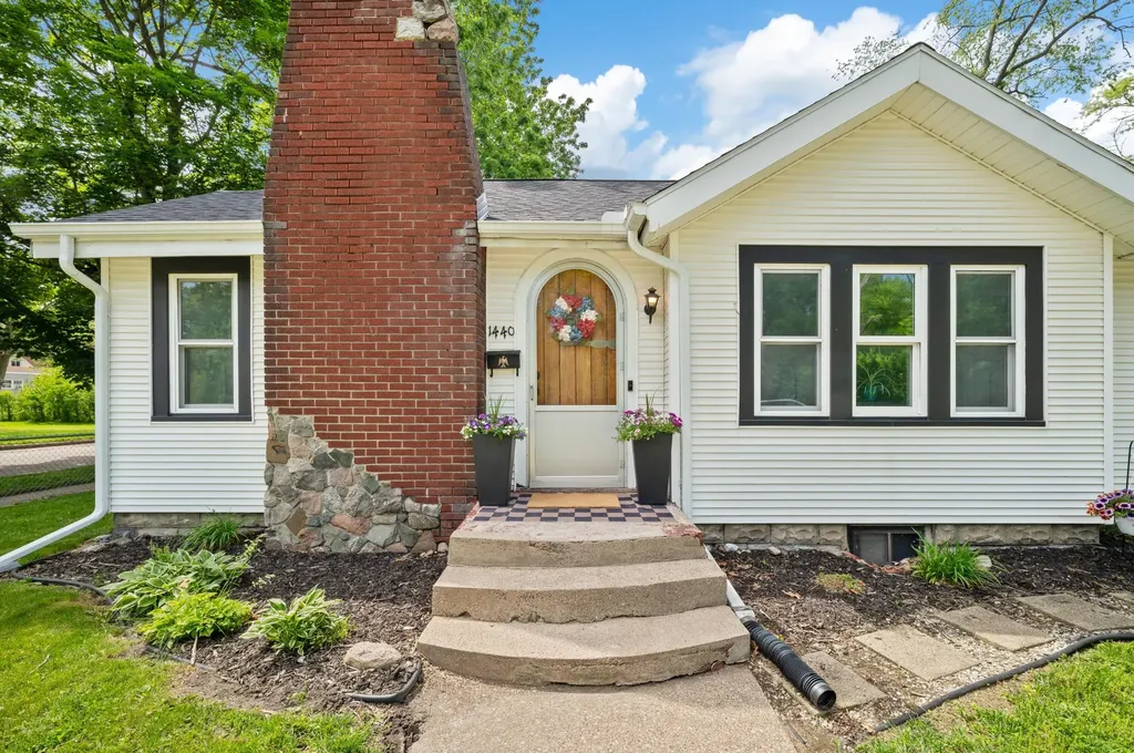 1440 Hickory Street Niles City MI 49120