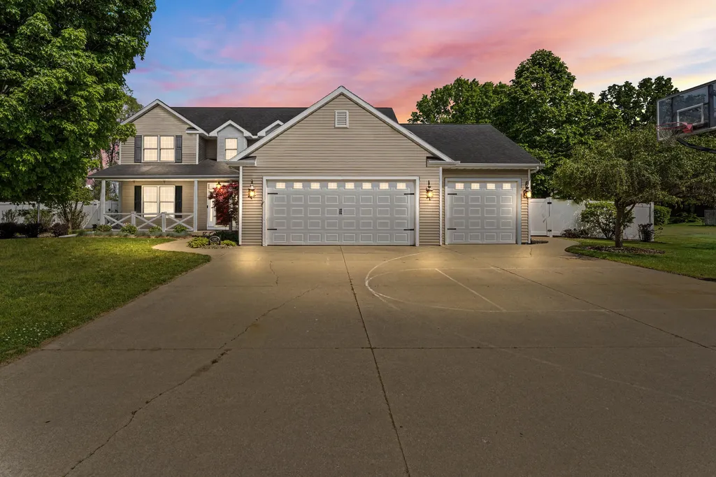 4292 S Royal Curve Royalton Township MI 49085