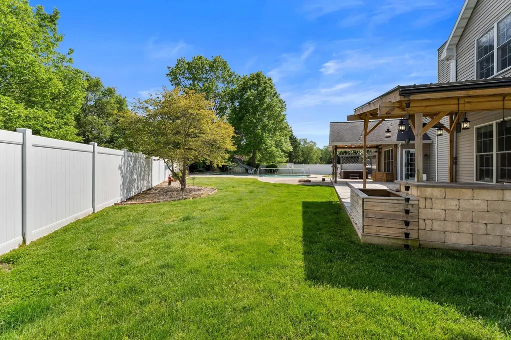 4292 S Royal Curve Royalton Township MI 49085