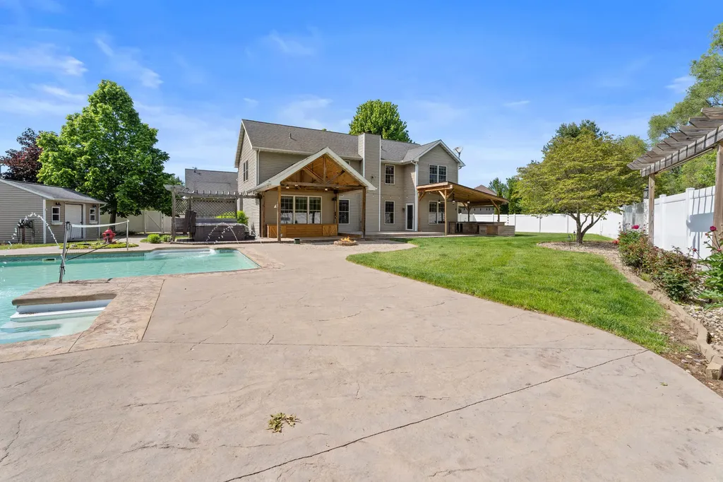 4292 S Royal Curve Royalton Township MI 49085