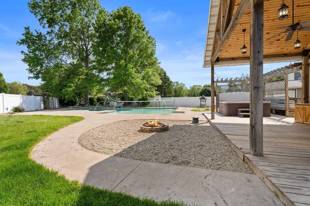 4292 S Royal Curve Royalton Township MI 49085